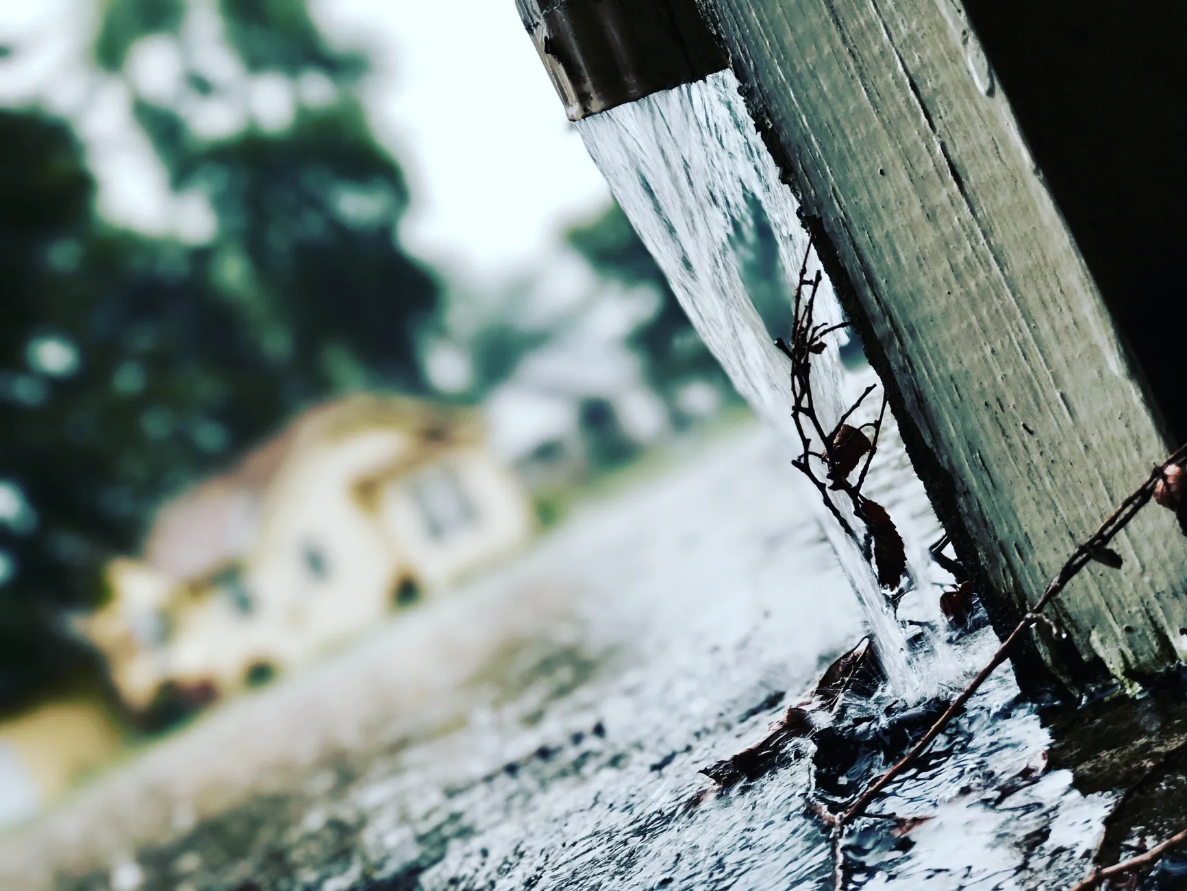 Replacing Guttering With uPVC or Cast-Effect Goods